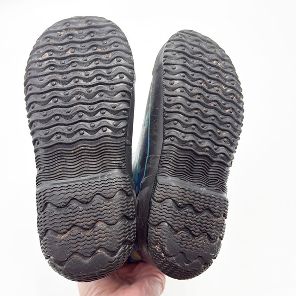 Bogs K Classic Rain Muck Boots Girls Size 3 Yellow Blue Flowers - Picture 11 of 12